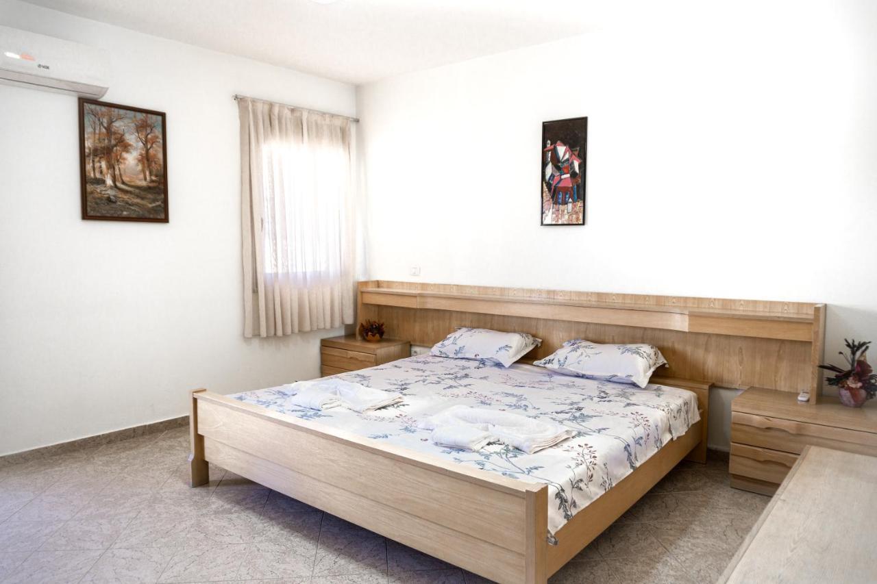 City Center Two Private Bedrooms Near Scanderbeg Square On Shared Apartment Tiran Dış mekan fotoğraf