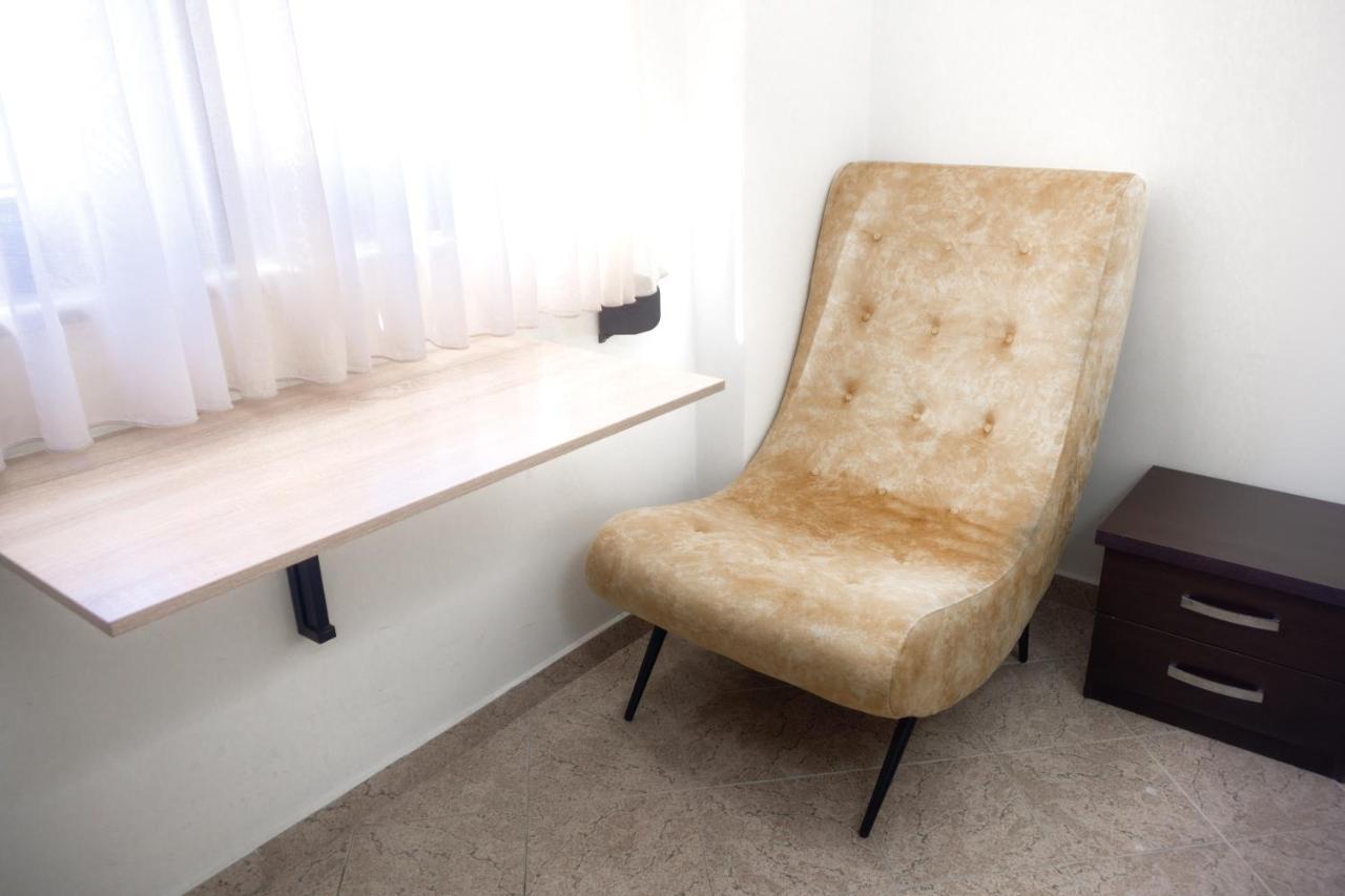 City Center Two Private Bedrooms Near Scanderbeg Square On Shared Apartment Tiran Dış mekan fotoğraf