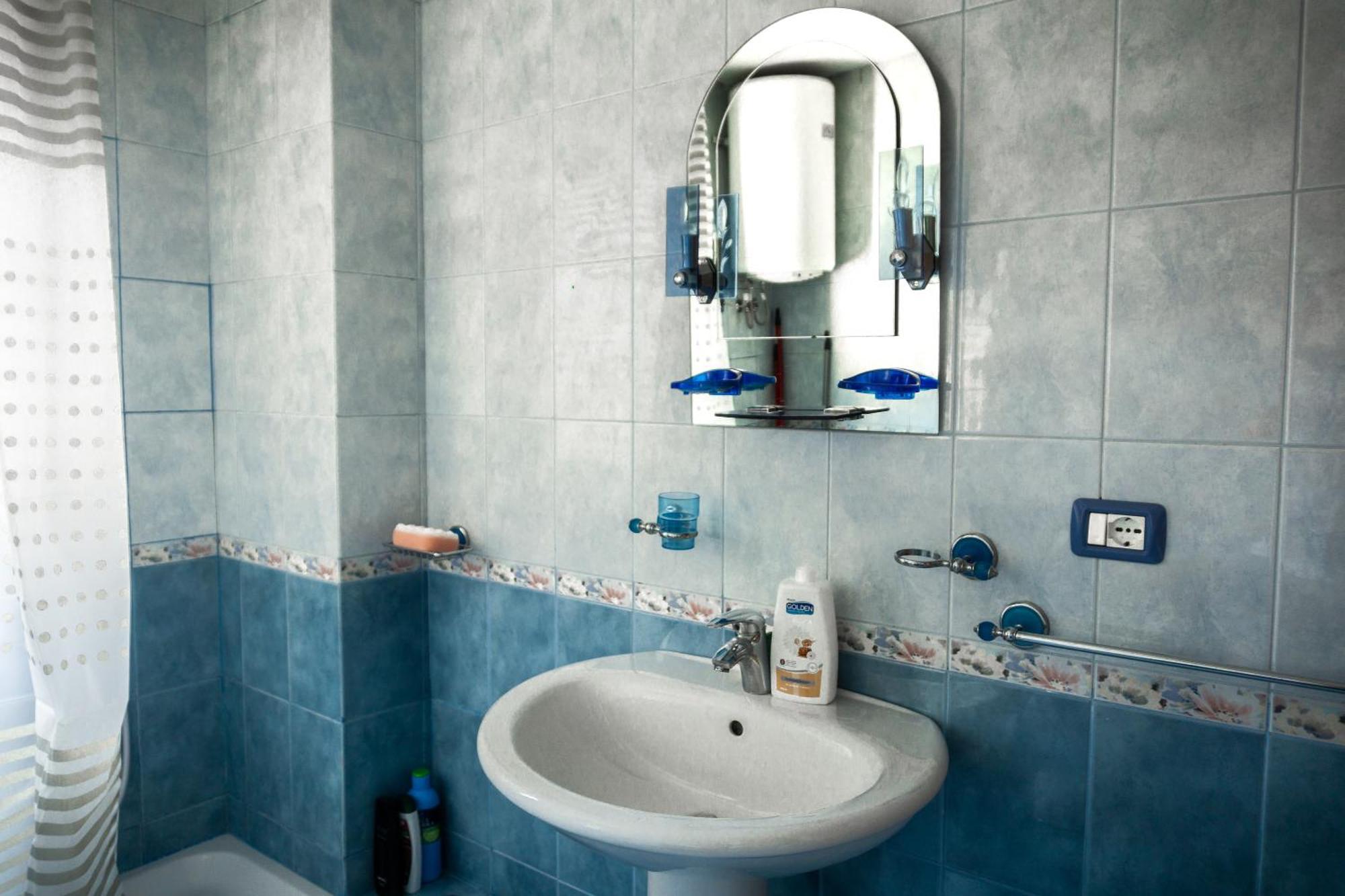 City Center Two Private Bedrooms Near Scanderbeg Square On Shared Apartment Tiran Dış mekan fotoğraf